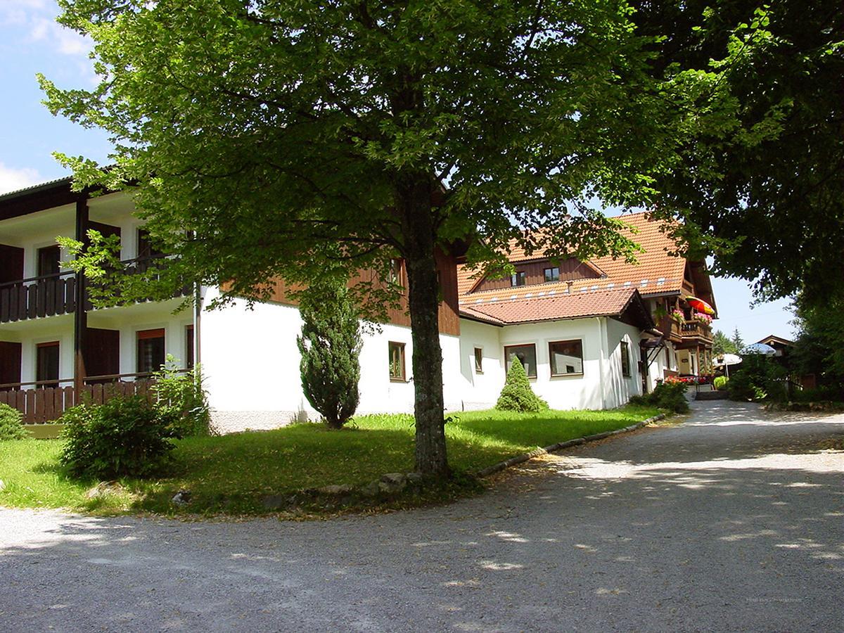 Hotel Zum Zauberkabinett Bad Heilbrunn Exteriör bild